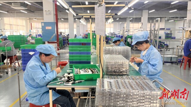 一企业用小小化妆刷“破圈” 湖南日报麻将