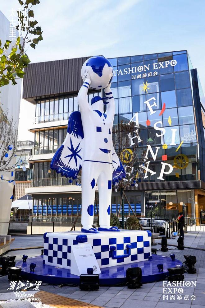 章已启美妆、香氛与腕表共赴闪耀时刻PG麻将胡了“伊”手快报 节庆序(图24)