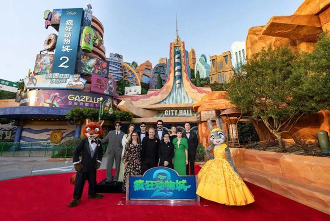 章已启美妆、香氛与腕表共赴闪耀时刻PG麻将胡了“伊”手快报 节庆序(图23)